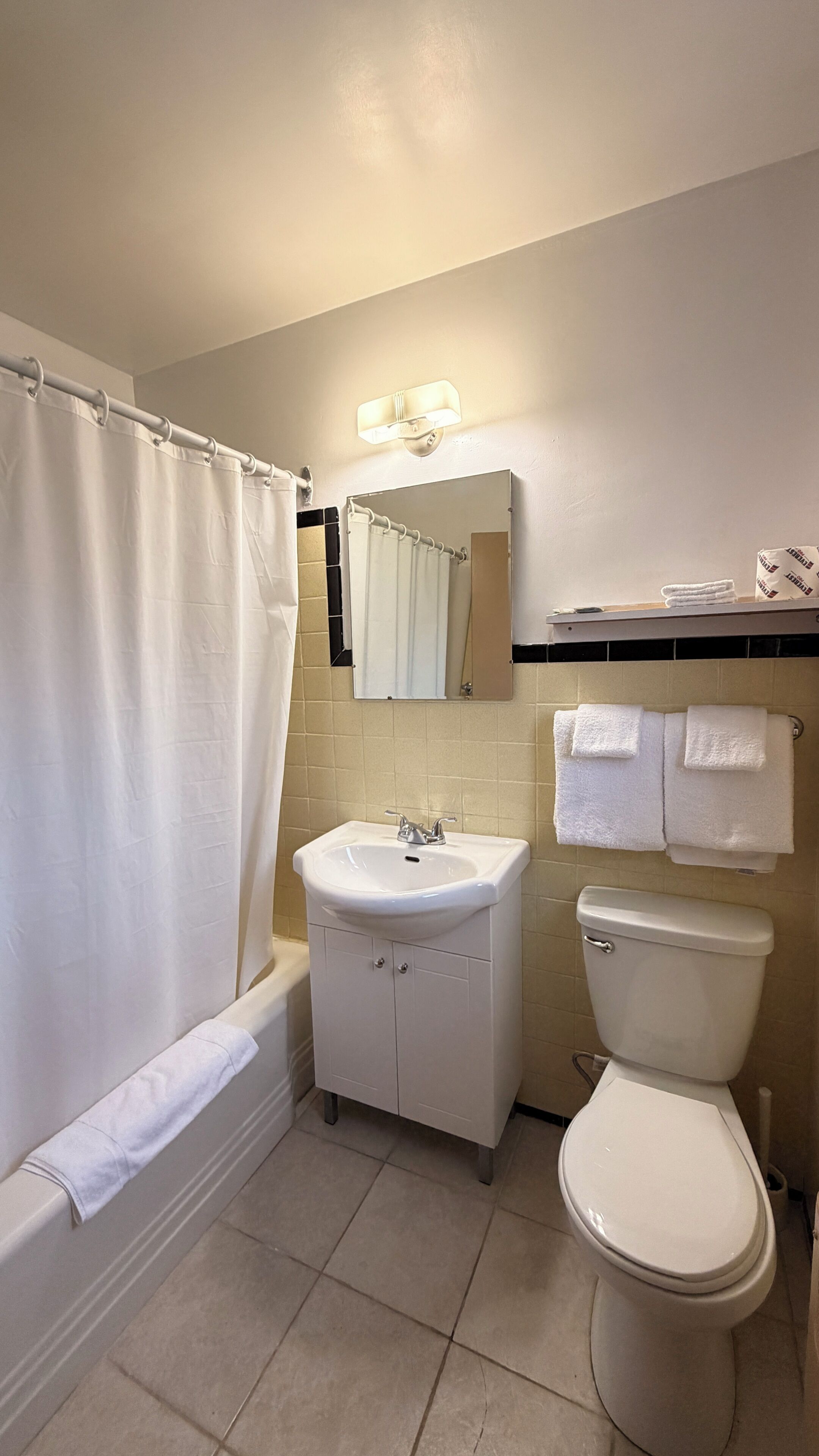 Room, 2 Queen Beds, Non Smoking | Bathroom