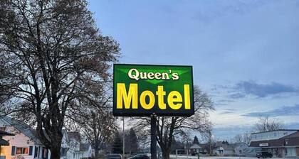 Queen's Motel Blenheim Near Lake Erie ON