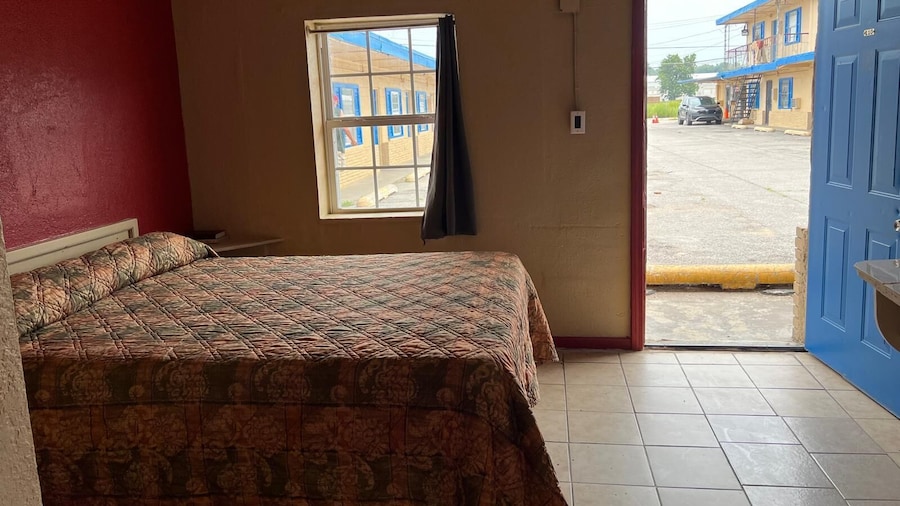 Holiday Motel Tulsa OK