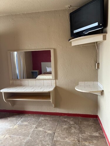 Holiday Motel Tulsa OK