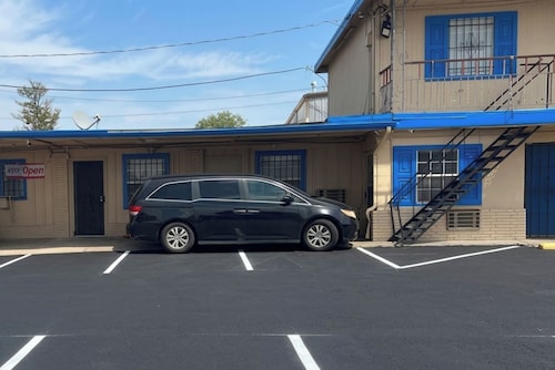 Holiday Motel Tulsa OK