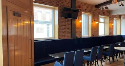 The Royal Crest Hotel & Bar by OYO