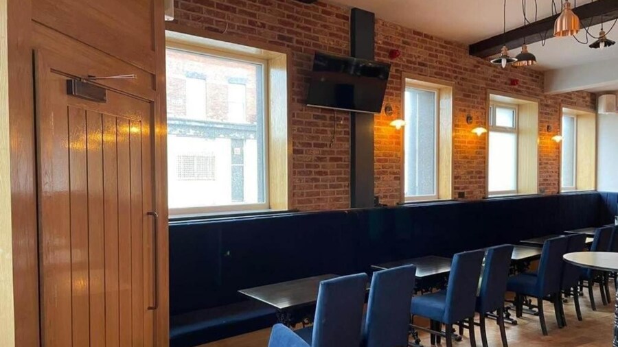 The Royal Crest Hotel & Bar by OYO