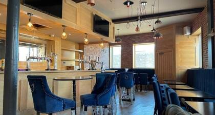 The Royal Crest Hotel & Bar by OYO