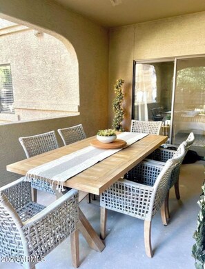 Outdoor dining