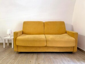 Living area - Your home in the heart of the Rione Sanità neighborhood. Authenticity, relaxation, and charm. (Napoli)