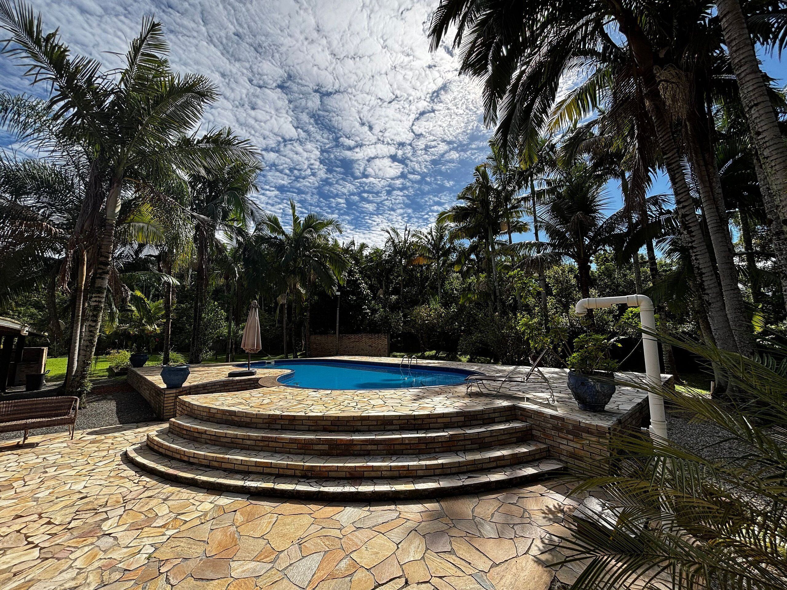 Kolam renang outdoor