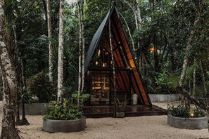 Exterior - Vrbo Property (Q.R.)