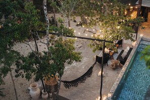 Pool - Vrbo Property (Q.R.)