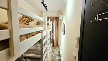 3 Schlafzimmer, Schreibtisch, kostenloses WLAN, Bettwäsche