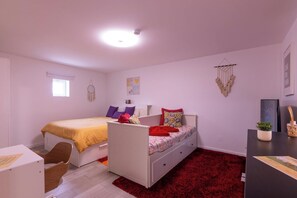Room - Vrbo Property (Perafita)