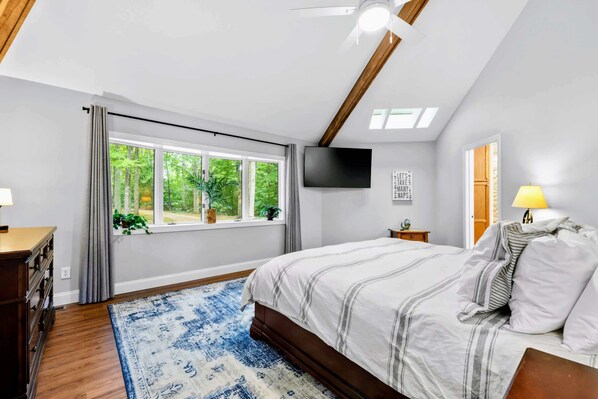 3 bedrooms, iron/ironing board, travel crib, WiFi