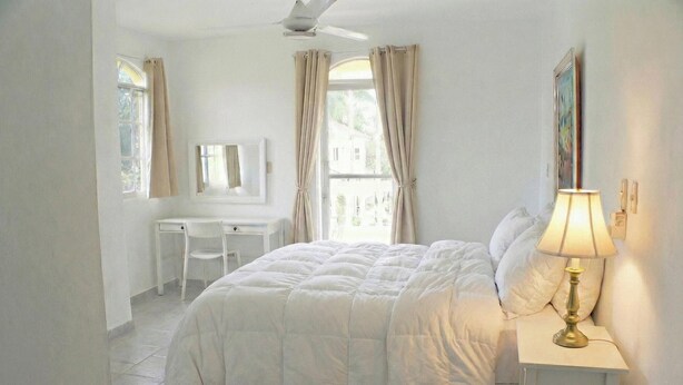 Habitación básica doble | Minibar, wifi gratis y ropa de cama