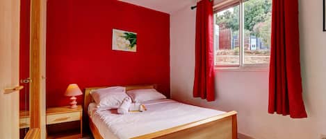 1 bedroom, WiFi, bed sheets