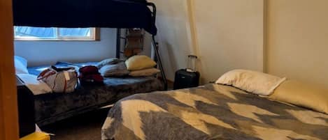 3 bedrooms, free WiFi, bed sheets