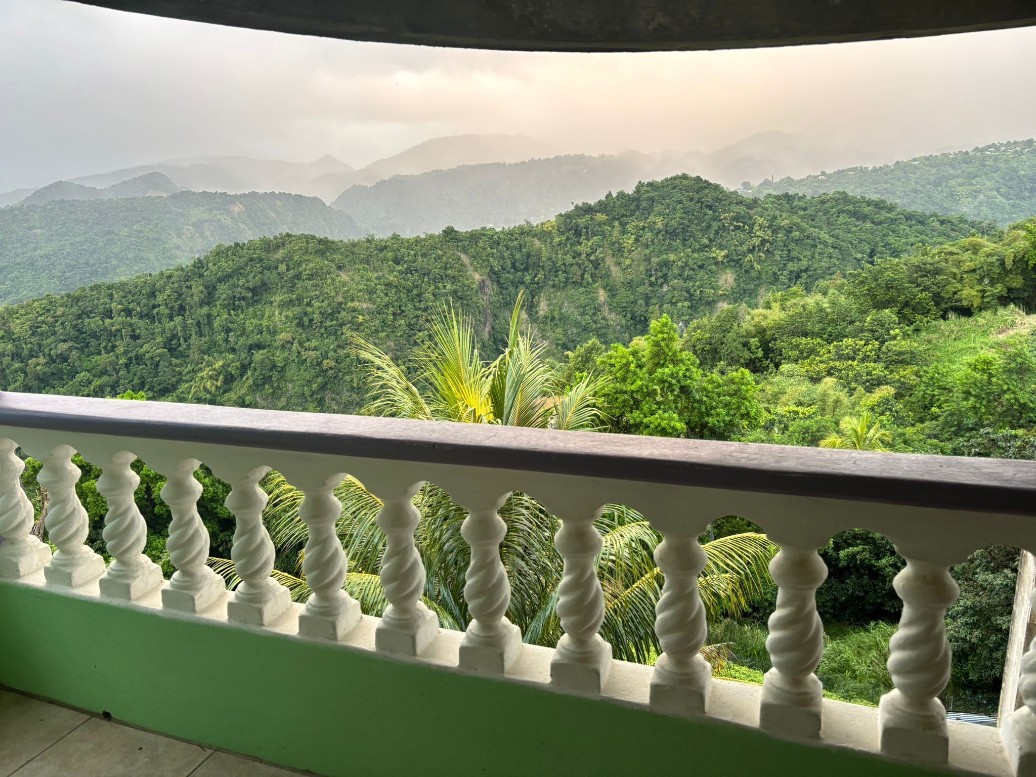 Chambre Double Confort, balcon, vue montagne | Vue sur les montagnes