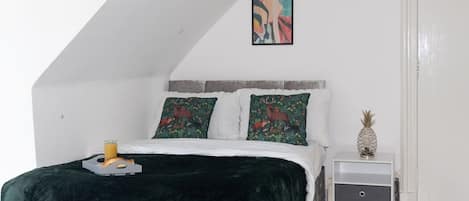 1 quarto, ferros/tábuas de passar roupa, Wi-Fi, roupa de cama