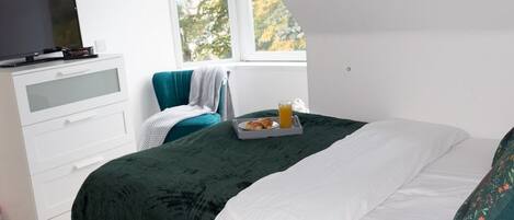 1 bedroom, iron/ironing board, WiFi, bed sheets
