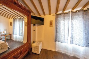Room - Vrbo Property (Dozza)