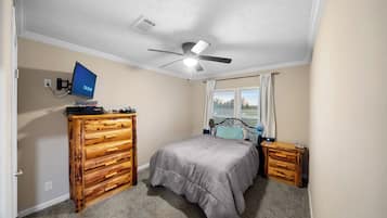 4 bedrooms, internet, bed sheets