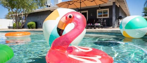屋外プール、温水プール