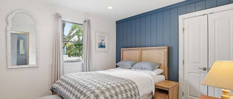 4 habitaciones, tabla de planchar con plancha, cuna de viaje y wifi