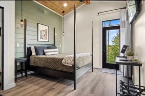 Room - Scarlet Ember - Hot Tub, Sunset Views, & King Beds (Campton)