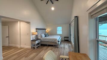 3 Schlafzimmer, Schreibtisch, Bügeleisen/Bügelbrett, Reisekinderbett
