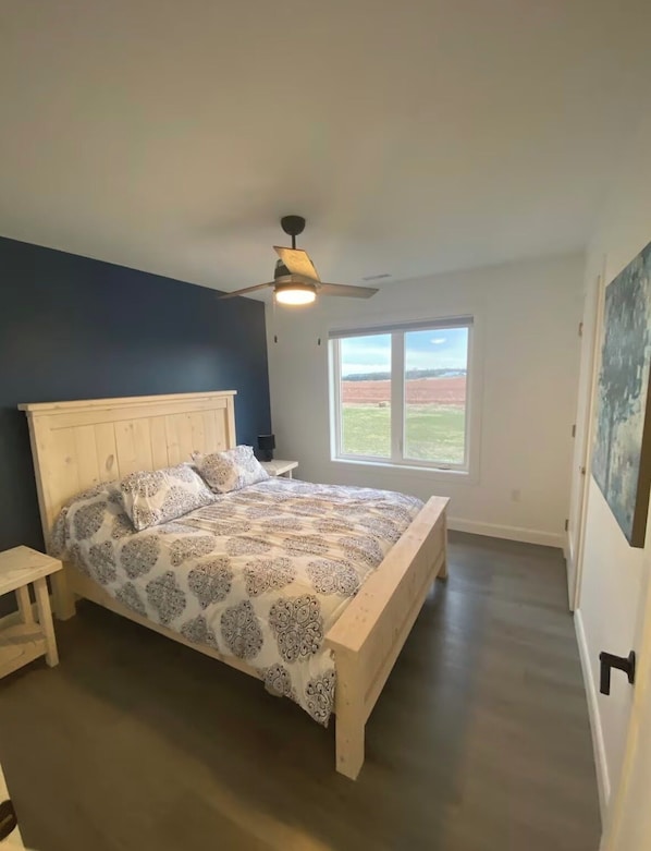 4 bedrooms, travel crib, WiFi, bed sheets