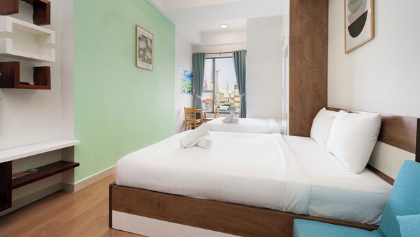 Studio, 2 Tempat Tidur Queen, pemandangan kota | Seprai premium, bantalan ekstra lembut, dan tirai kedap cahaya