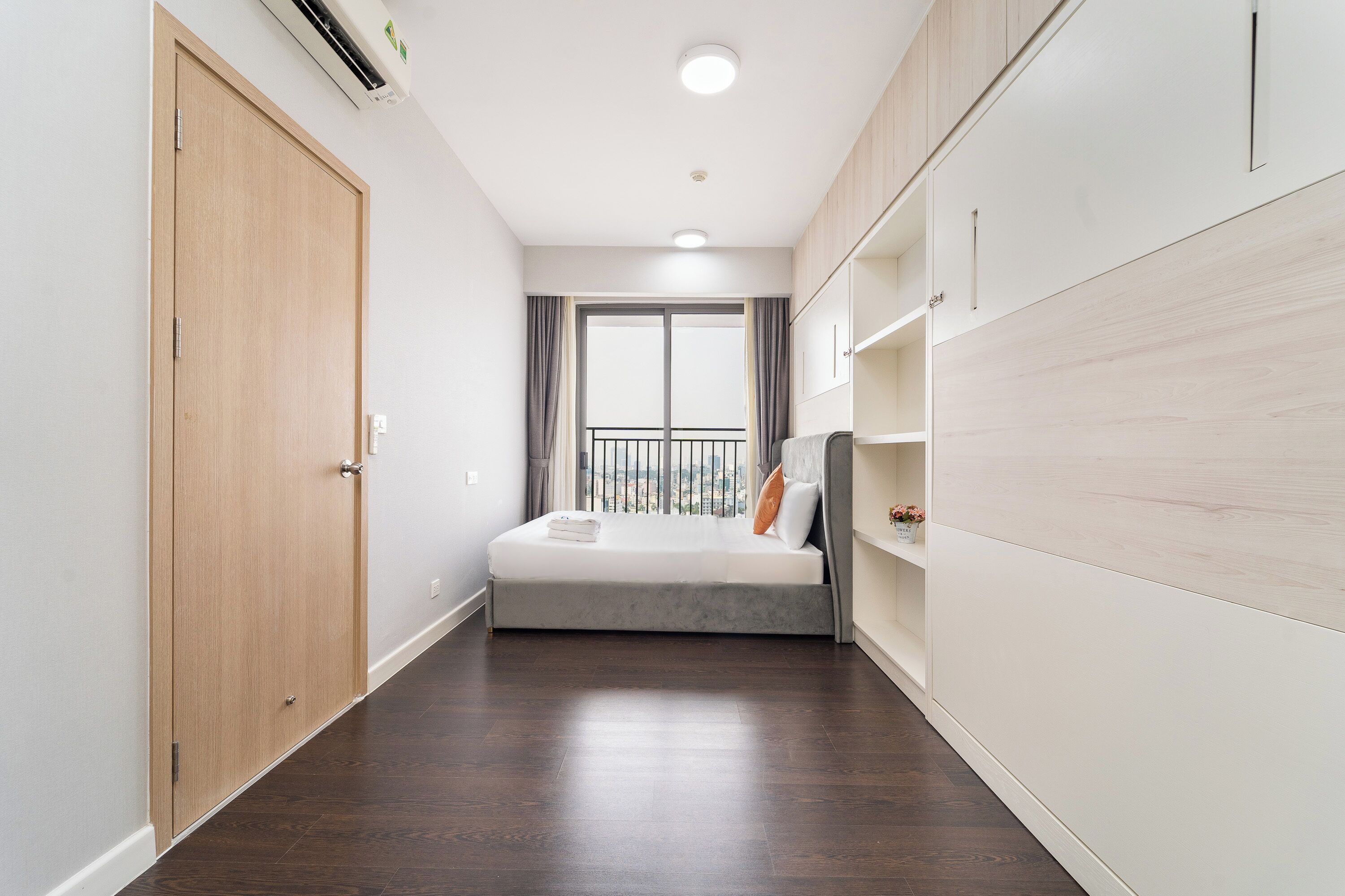 Appartement, 3 chambres, vue ville | Literie de qualité supérieure, surmatelas, rideaux occultants