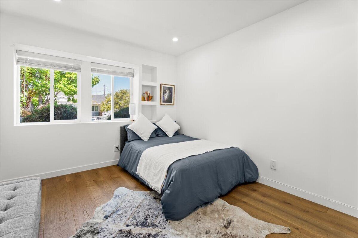4 bedrooms, internet, bed sheets