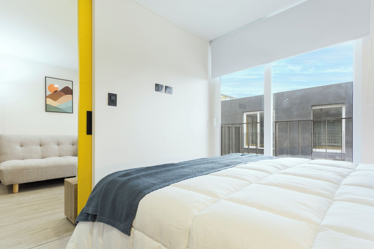 Cortinas blackout, tabla de planchar con plancha y wifi gratis 