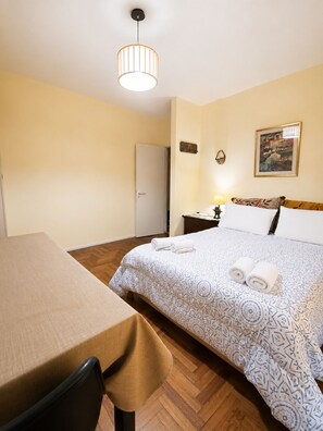 Room - Vrbo Property (Martínez)