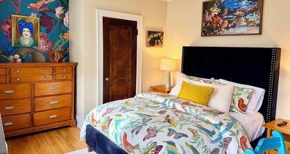Art of the Ordinary a Colorful 5BR Retreat in Whitefish Bay
