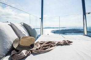 In-room safe, free WiFi - Auralyth Suite, Divine Sea Views, Outdoor Private Pool, Furnished Terrace,. (Santorini)