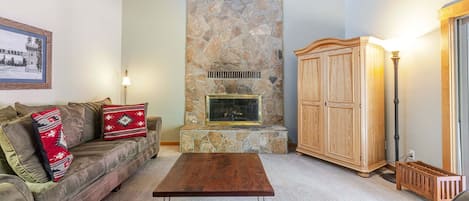 Smart TV, fireplace, table tennis