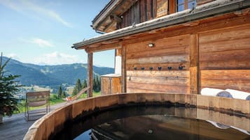 Bain à remous extérieur