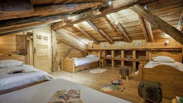 7 bedrooms, iron/ironing board, WiFi, bed sheets