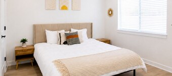 Homey Worker-Friendly 2BR I Pool & Gym