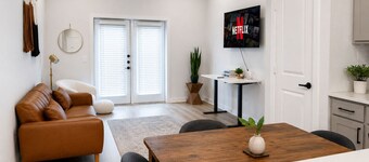 Homey Worker-Friendly 2BR I Pool & Gym