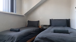3 soverom, strykejern/-brett og sengetøy