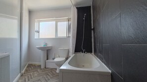 Handtücher, Seife, Toilettenpapier