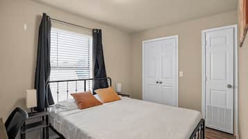 1 bedroom, iron/ironing board, WiFi, bed sheets