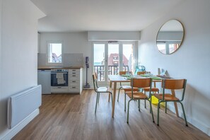 Dining - Le Balcon du Grand Cap - vue mer - Welkeys (Villers-sur-Mer)