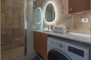 Bathroom - Le Balcon du Grand Cap - vue mer - Welkeys (Villers-sur-Mer)