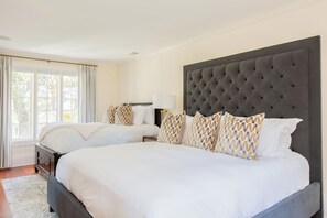 5 Schlafzimmer, Bügeleisen/Bügelbrett, Internetzugang, Bettwäsche