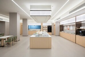 Petit déjeuner buffet servi tous les jours en supplément