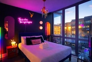 2 bedrooms, WiFi (free) - U Street 2BR | Immersive Lighting, Rooftop & Metro (washington)