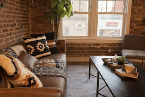 Smart TV - Shaw 1BR | Bedroom Projector Cinema, Rooftop & Fitness (washington)